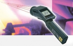 Pyromètre portable avec marquage à  laser