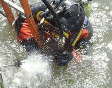 Mesure d'épaisseur sous marine