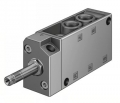Distributeur en ligne 5/2 à  commande électrique monostable